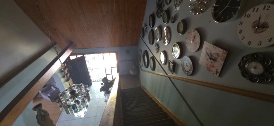 6 Bedroom Property for Sale in Wilkeville North West